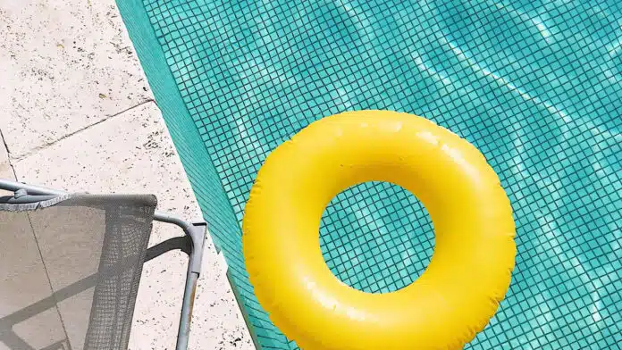 Quels critères prendre en compte lors de l'achat du carrelage pour piscine ?